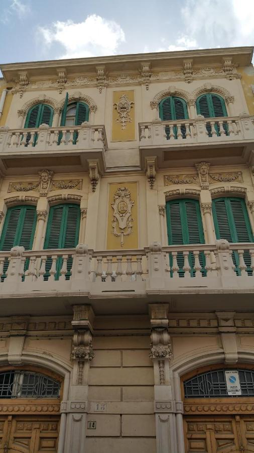 טריג'אנו Palazzo Lagioia 2: Prestigioso Miniappartamento מראה חיצוני תמונה